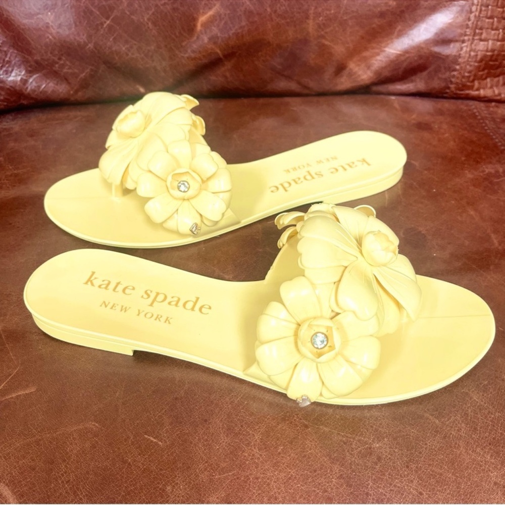 Kate Spade Jaylee 3D Floral Design & Rhinestone Embellished Sandals Size 8
